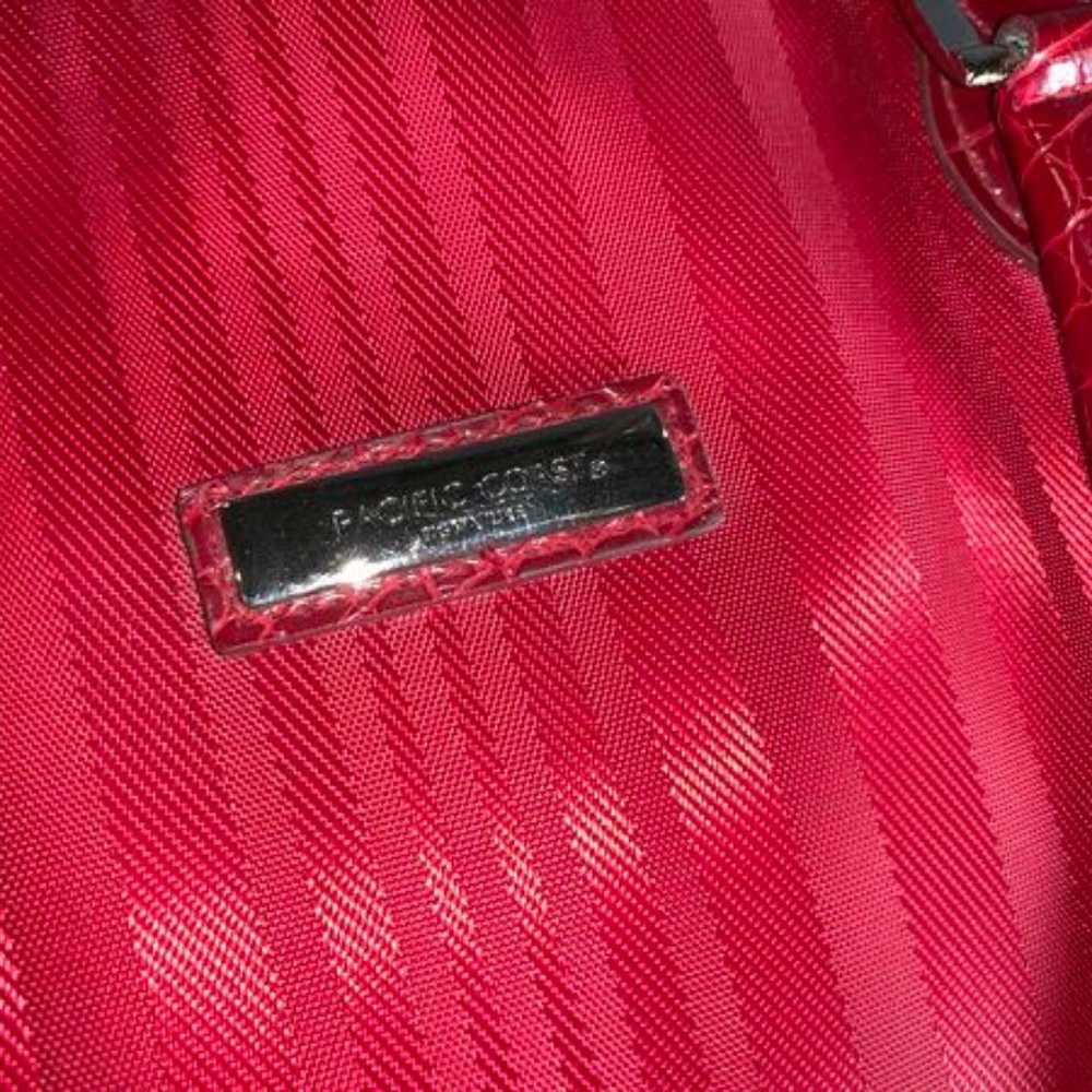 Women Gator Red Pacific Coast Leather Handbag.